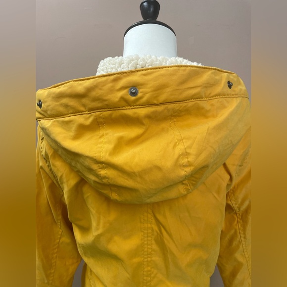 Abercrombie & Fitch Sherpa-Lined Military Parka mustard yellow size small - Picture 5 of 9